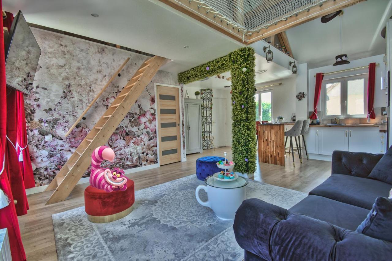 Alice Au Pays Des Merveilles Apartment Maintenon
